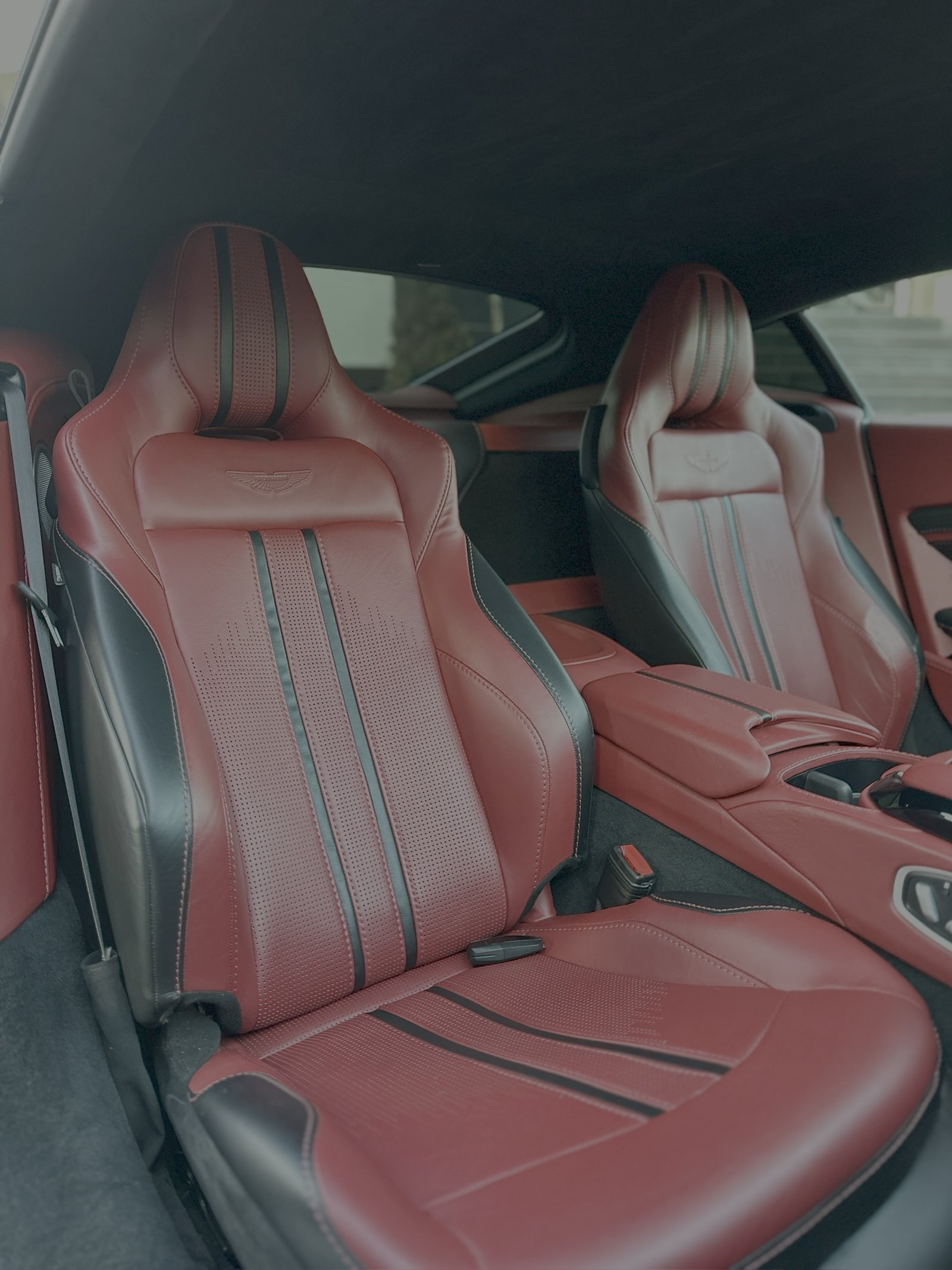 Aston Martin Vantage V8 2019 !!!! 14,000 km only