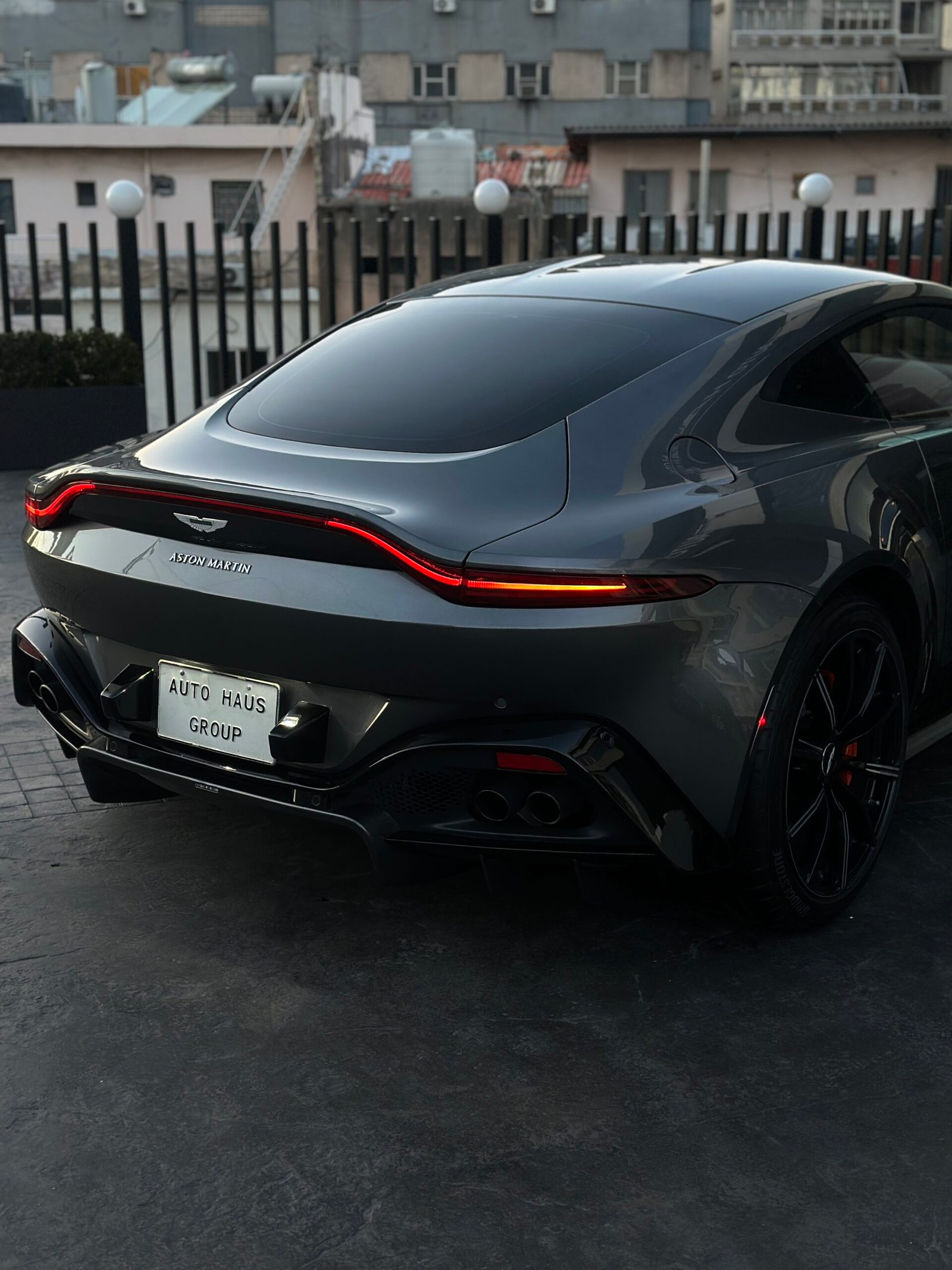Aston Martin Vantage V8 2019 !!!! 14,000 km only